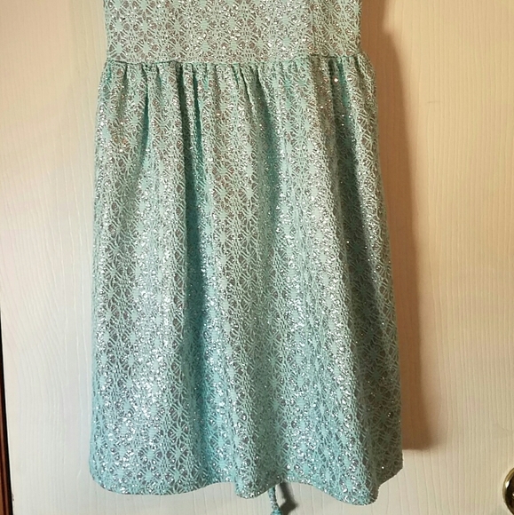 Dress - Picture 2 of 4